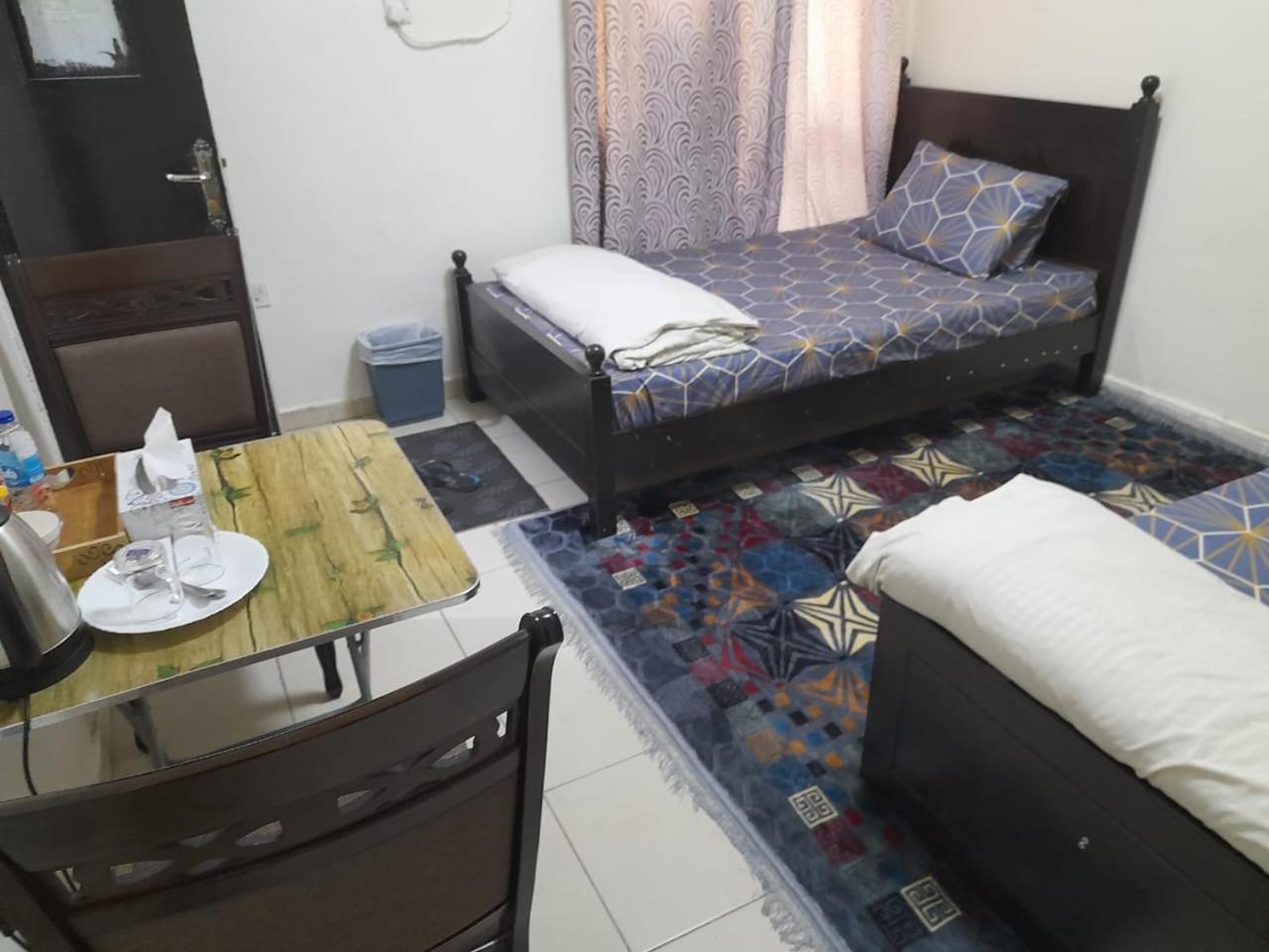 Admbs03 Homestay Abu Dhabi